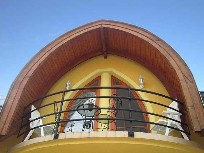 Nadas Tarsashaz Balatonlelle Exterior photo