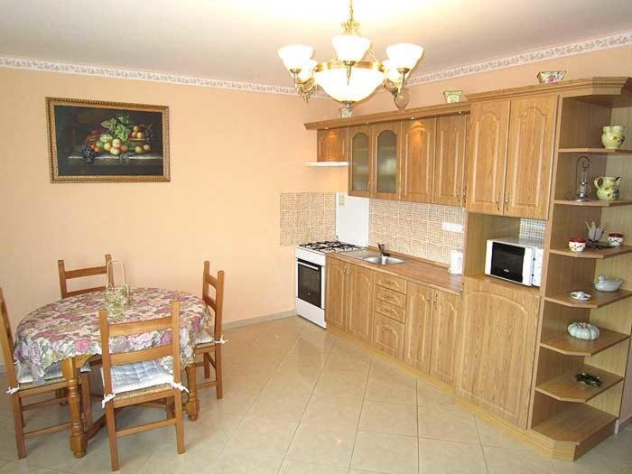 Nadas Tarsashaz Balatonlelle Exterior photo