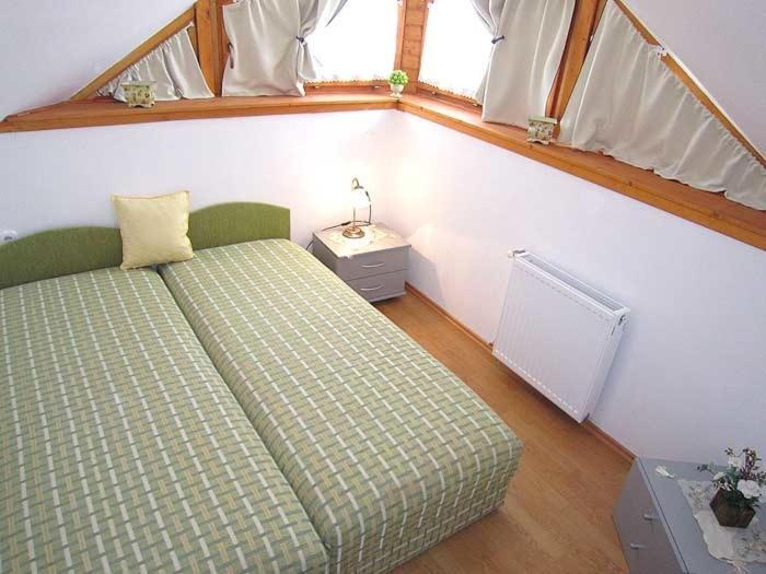 Nadas Tarsashaz Balatonlelle Exterior photo