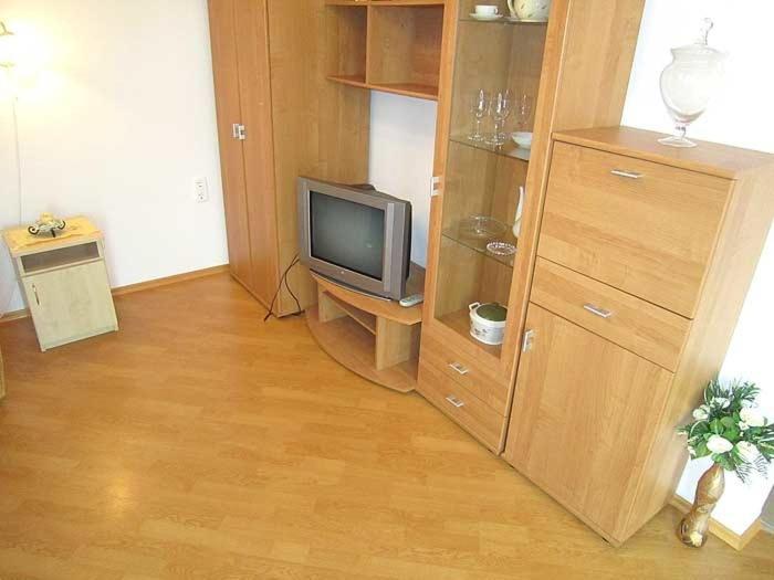 Nadas Tarsashaz Balatonlelle Exterior photo